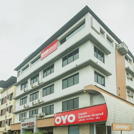 Oyo 7727 ホテル サロバル グランド Kalamboli エクステリア 写真