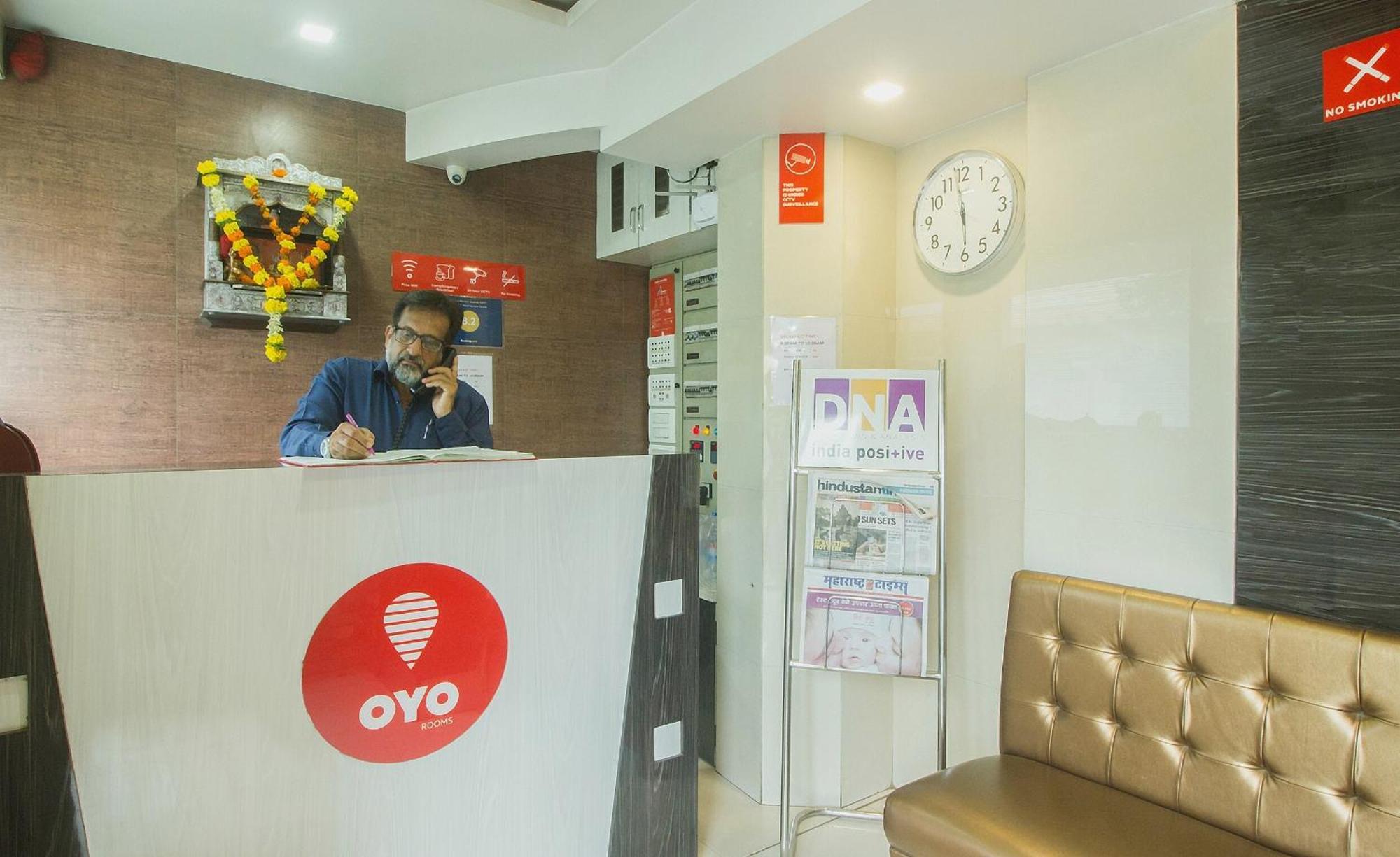 Oyo 7727 ホテル サロバル グランド Kalamboli エクステリア 写真