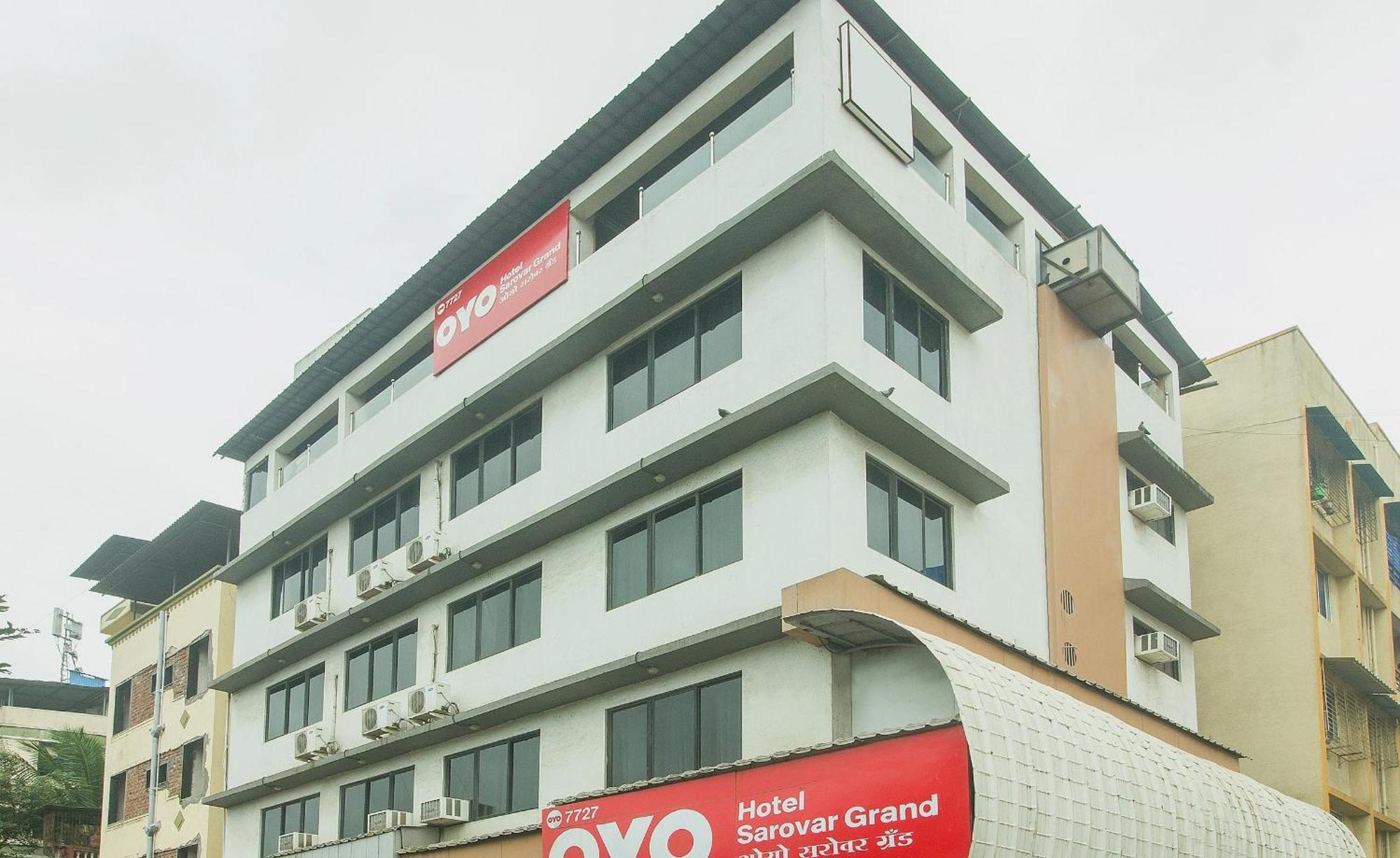 Oyo 7727 ホテル サロバル グランド Kalamboli エクステリア 写真